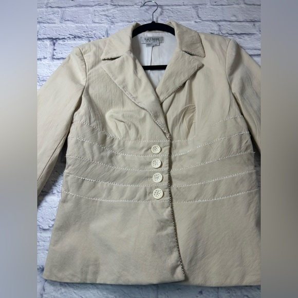 Kay Unger Cream Women's Blazer. Size 8. - Picture 5 of 15